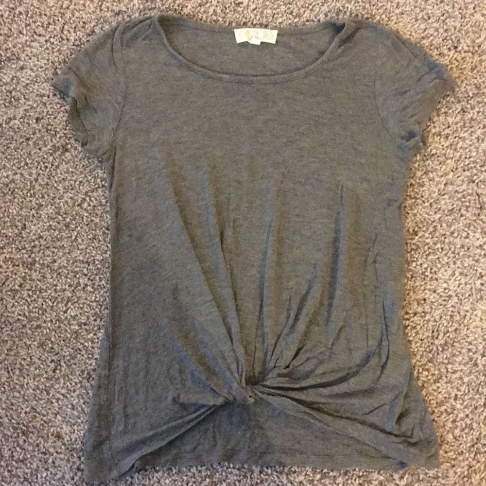 ❤️ Charcoal grey twist tee